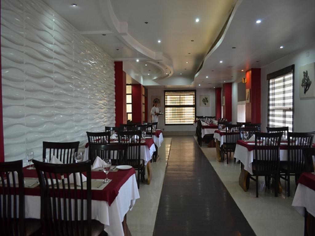 Hotel Rajdhani Regency Gauháti Kültér fotó