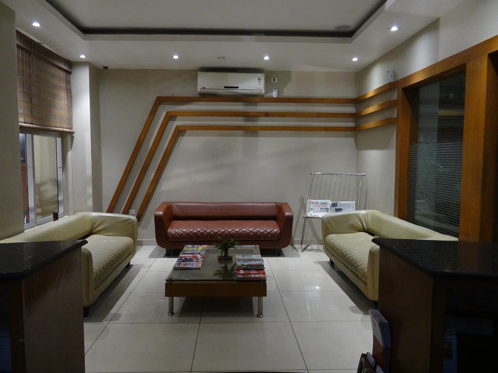 Hotel Rajdhani Regency Gauháti Kültér fotó